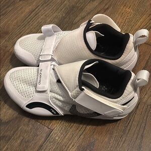 Nike White and Black Spin Shoes